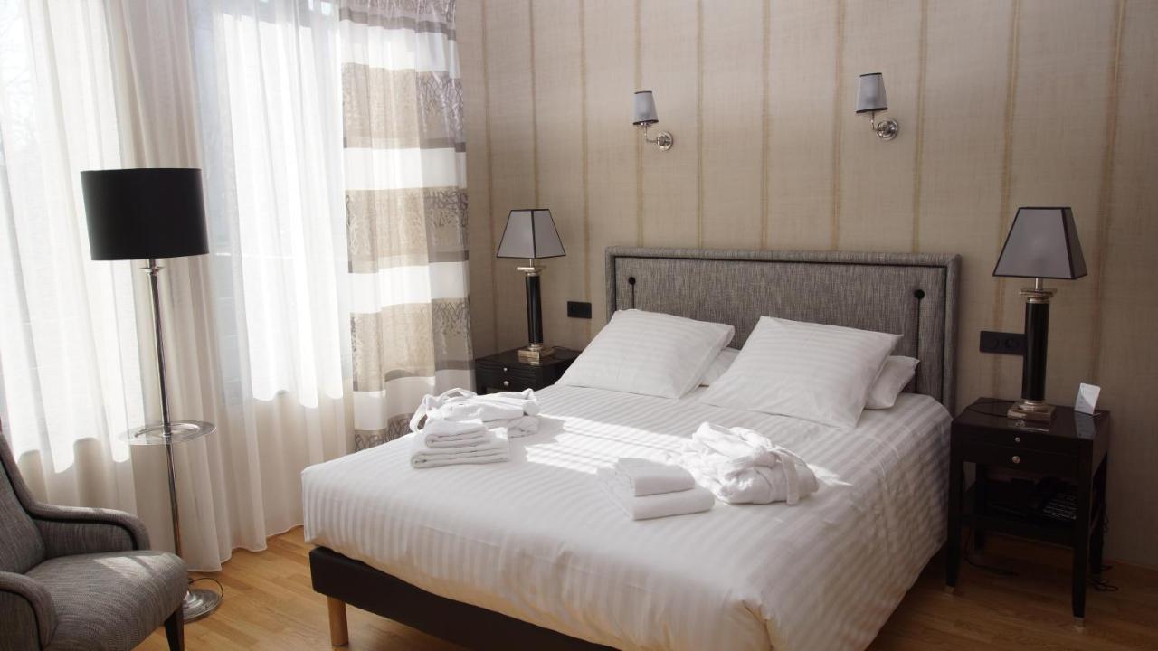 Hotel De Charme L'Oree Du Parc Romans-sur-Isère Εξωτερικό φωτογραφία
